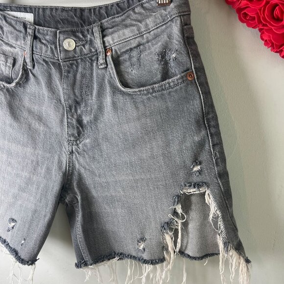 Zara Womens Boyfriend Jean Short Sz 4US Gray Distressed Destructed - Picture 2 of 10